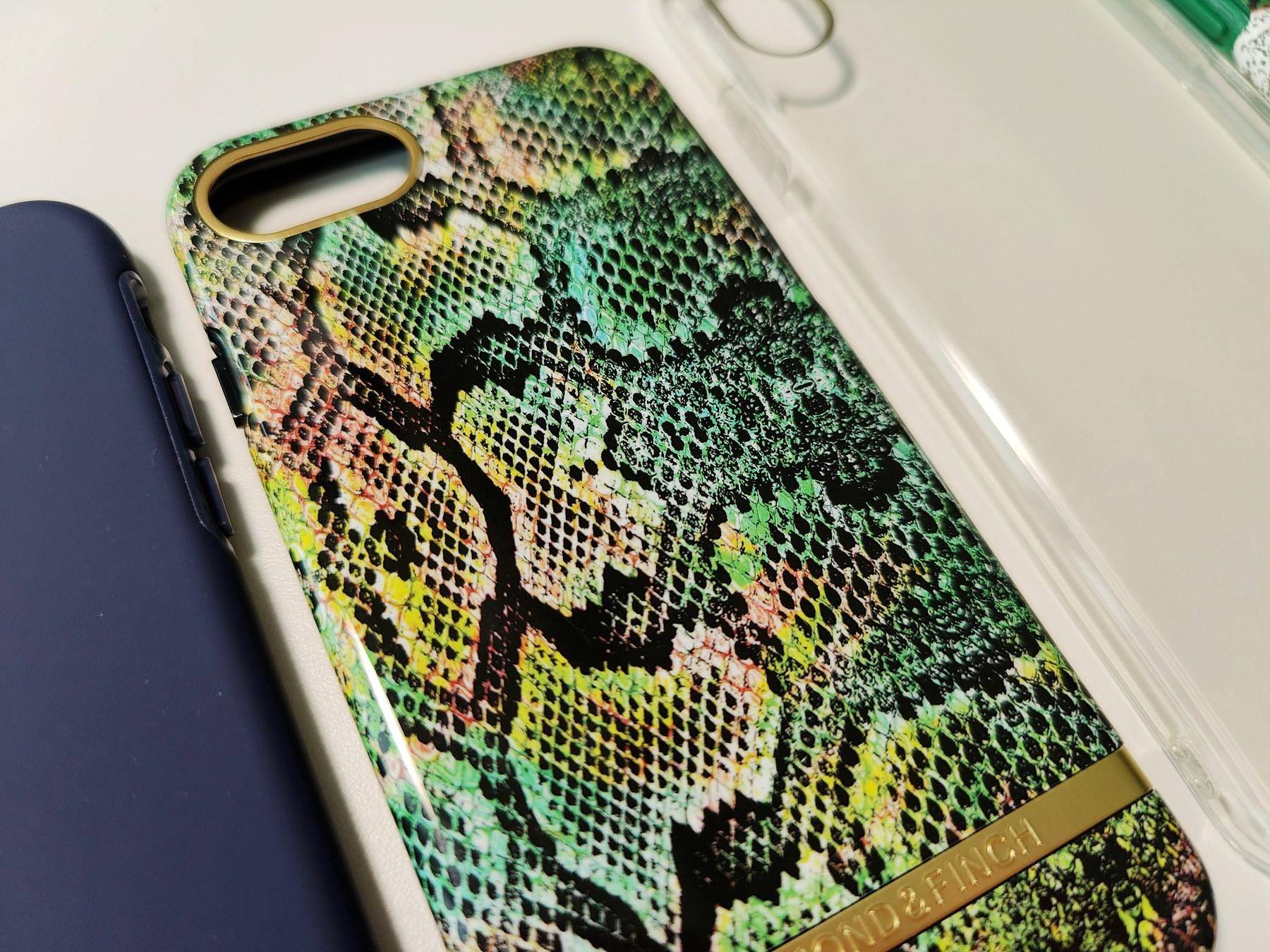 richmondfinch苹果xsmax手机壳,换一张新的手机壳