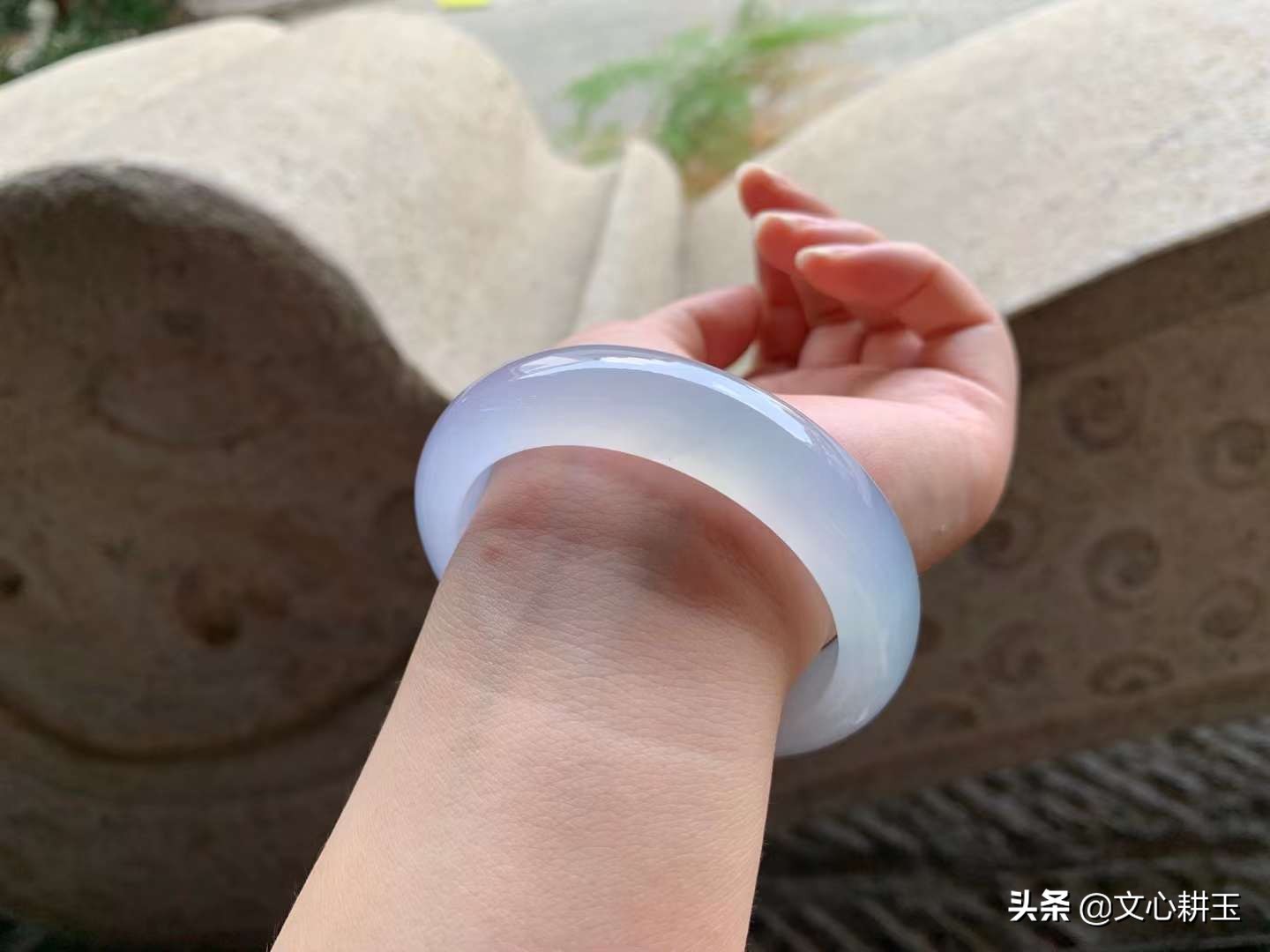 怎么简单摘下玉手镯,怎样轻松摘下金手镯