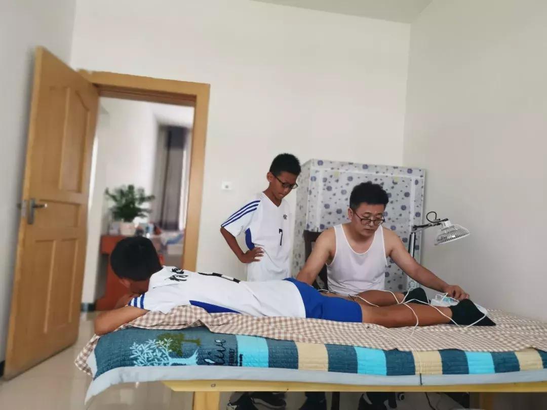 热烈祝贺足球俱乐部夺冠,榆林17届足球联赛冠军