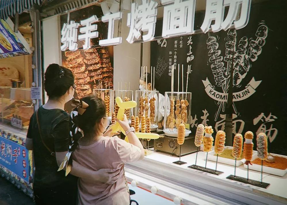 金街丨繁华不打烊，点亮城市夜经济