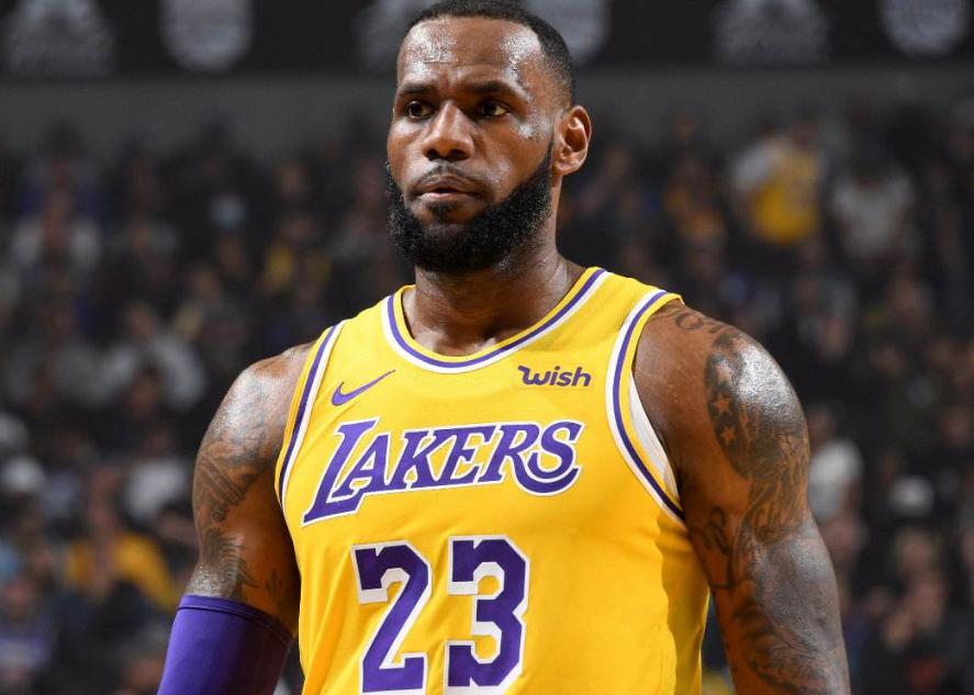 詹姆斯和贾巴尔总得分,詹皇得分总分数能超过贾巴尔吗