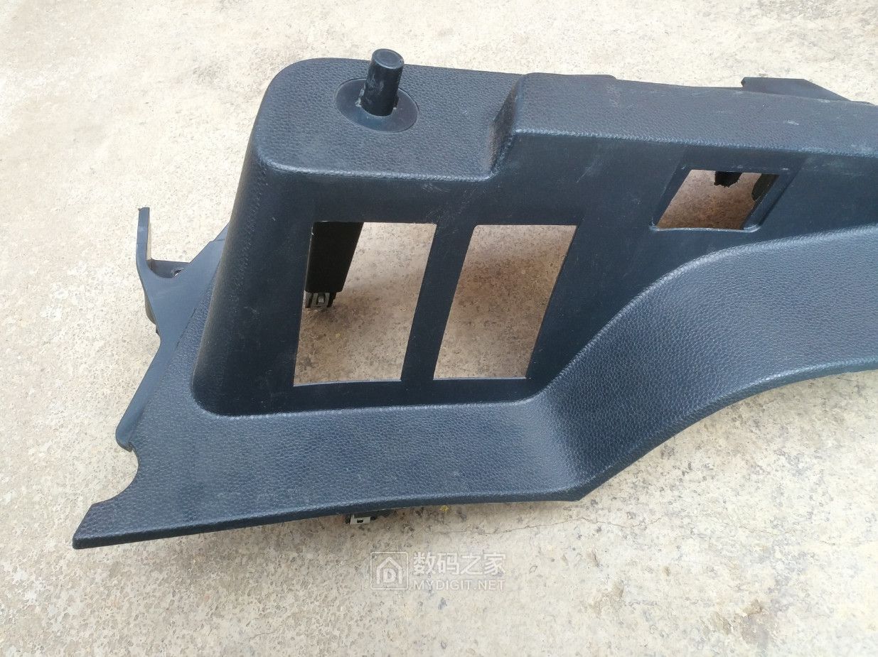 福特嘉年华点烟器拆装,福特嘉年华拆点烟器