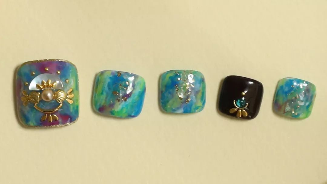 秋冬美甲小红书,美甲推荐中款ins