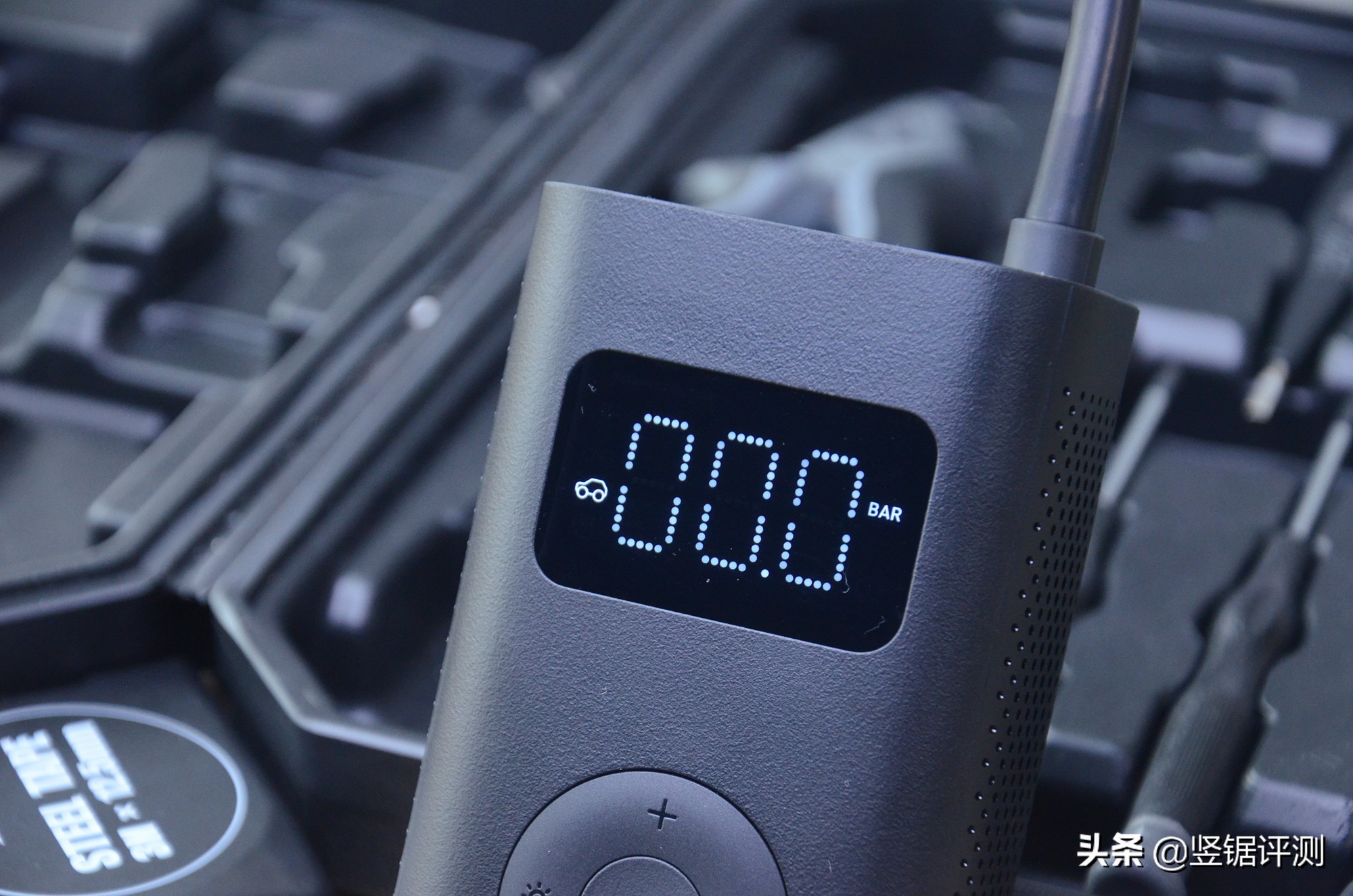 米家充气宝充汽车轮胎,米家充气宝怎么给汽车打气