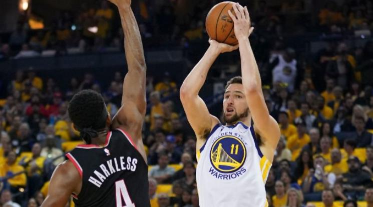 汤普森上半场顶住库里下半场33分,勇士队比赛的视频库里汤普森