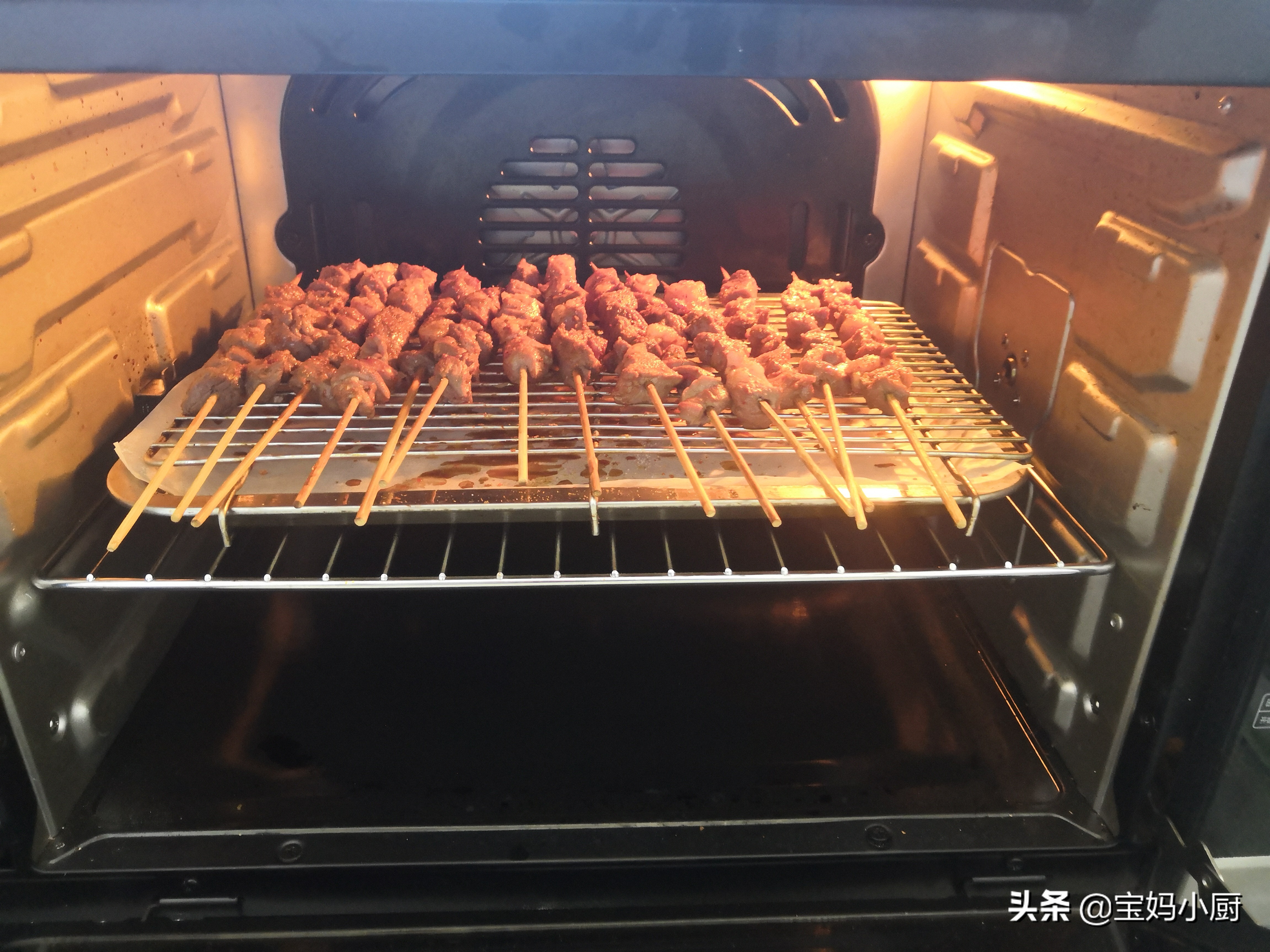 自己在家烤羊肉串怎么个流程,烤羊肉串去腥味最简单最好方法