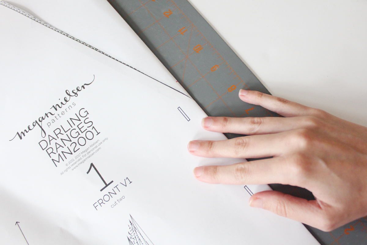 一般的衣服领口大了怎么改小妙招,衣服领口大了怎么办简单又好看