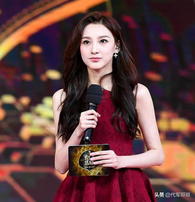 甜美不输王冰冰，获赞像女团门面，28岁的马凡舒到底是什么来头？