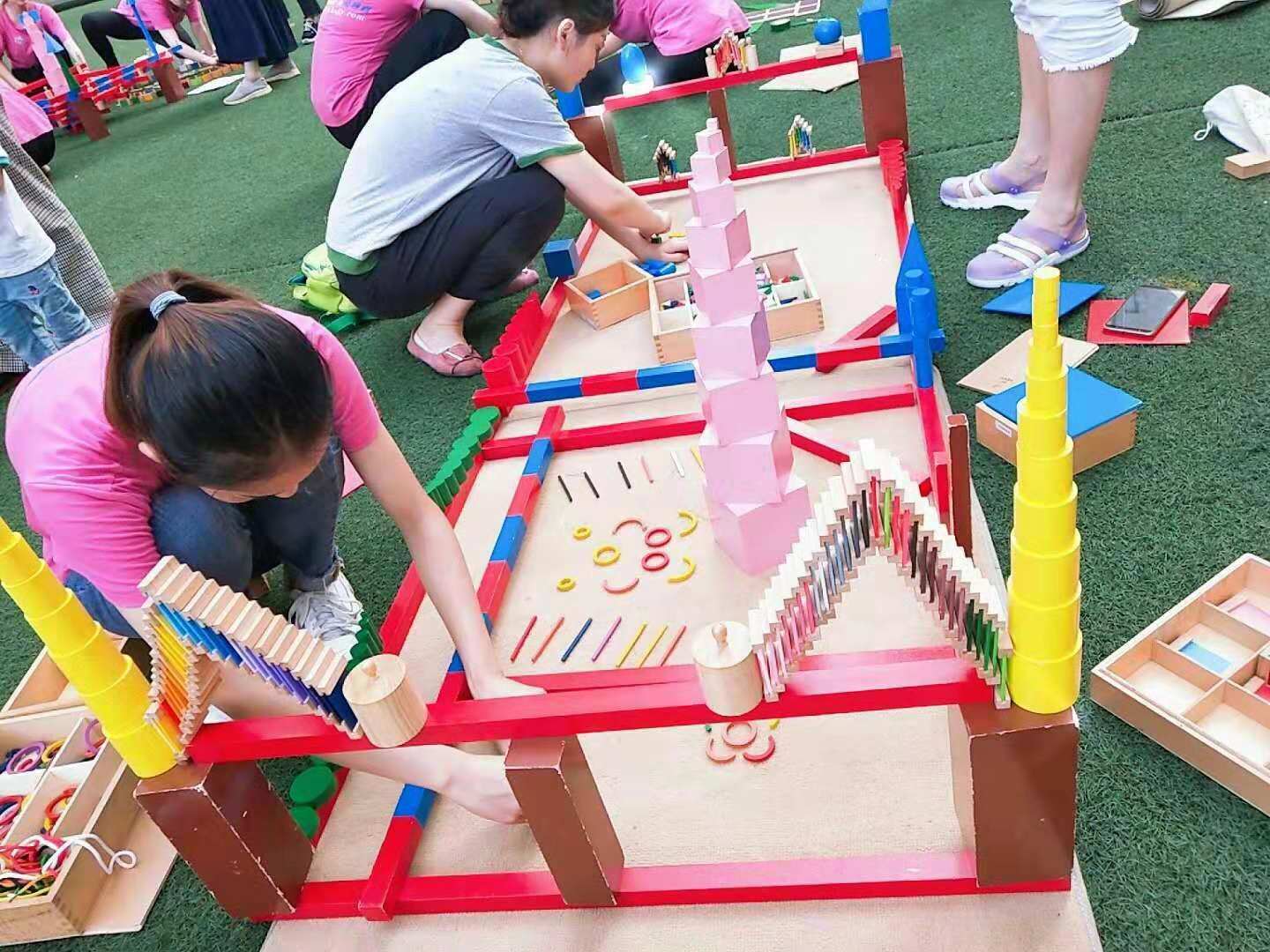 楂樼骞兼暀鍔犵洘,鐗硅壊骞兼暀鍔犵洘