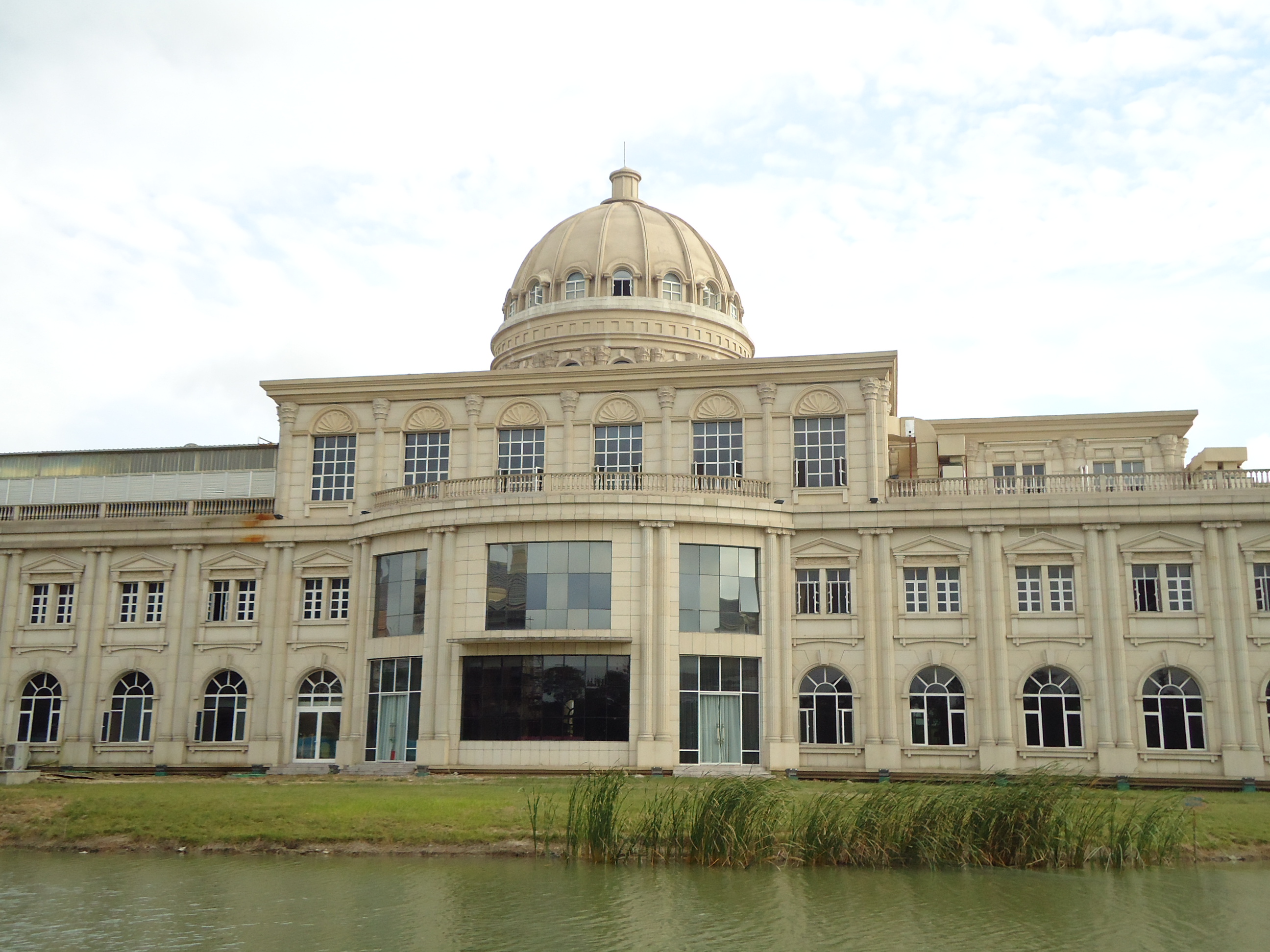 米黄砂岩石材抛光,米黄砂岩加工打磨全过程