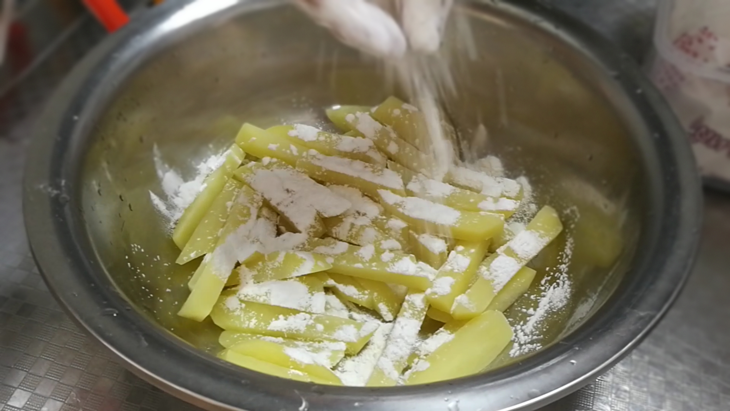 炸薯条怎么炸又酥又香又脆,炸薯条又脆又香的方法