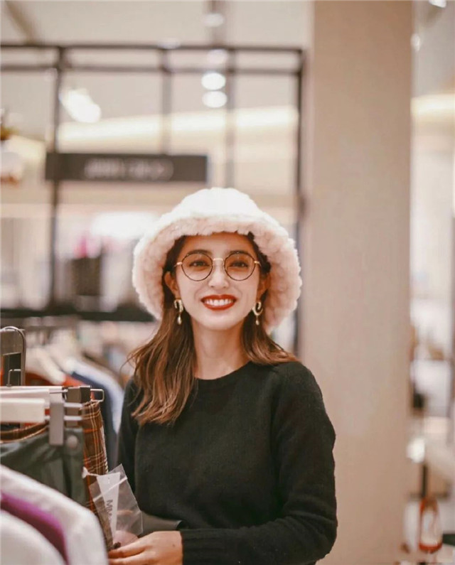 冬天来了卫衣怎么穿才好看,天冷了穿什么卫衣好看