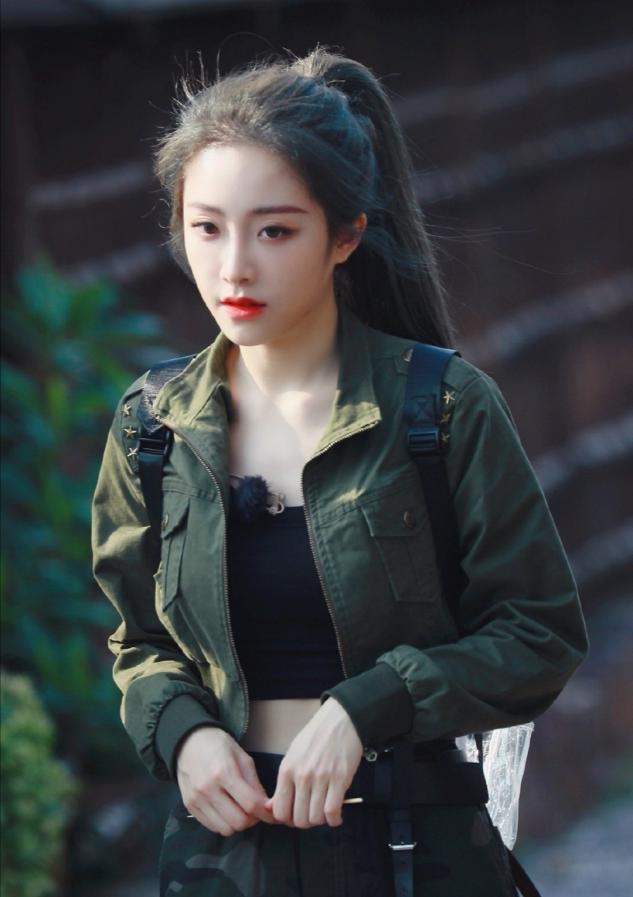 女人扎马尾辫好吗,如何正确的扎马尾不会秃头