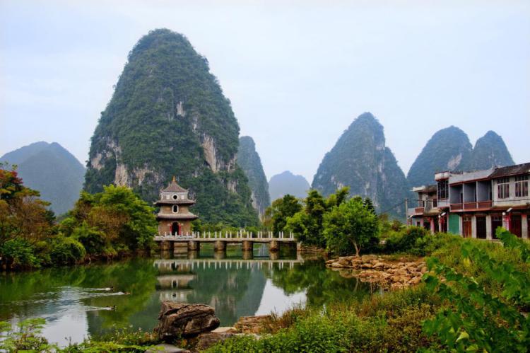 广西山水秀丽的地方视频,广西鹅泉风景比桂林还好看