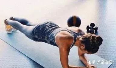 可以改善肋骨外翻的动作,帮助肋骨外翻