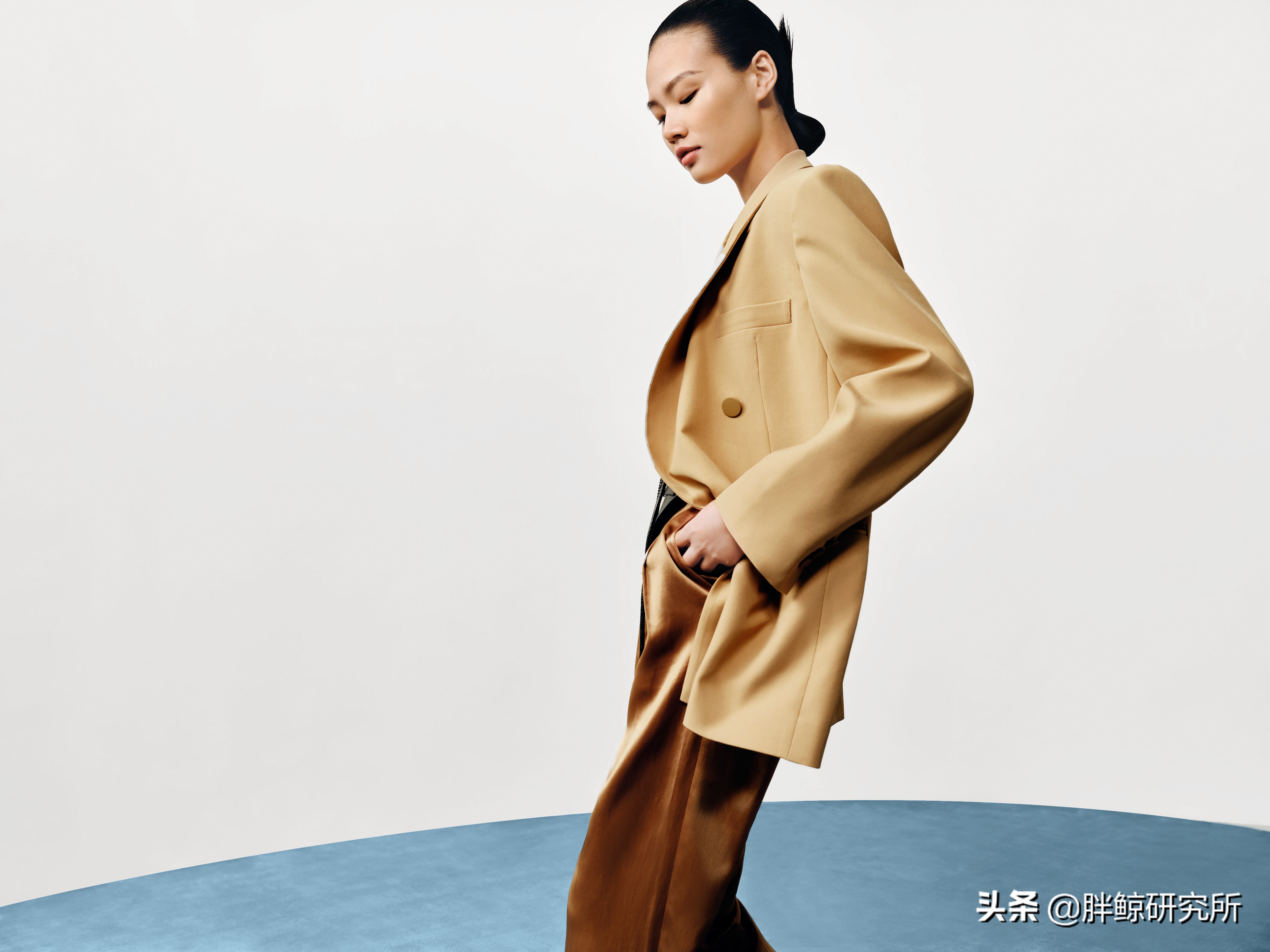 她时代下如何焕新品牌文化，LILY带来了IP跨界新玩法