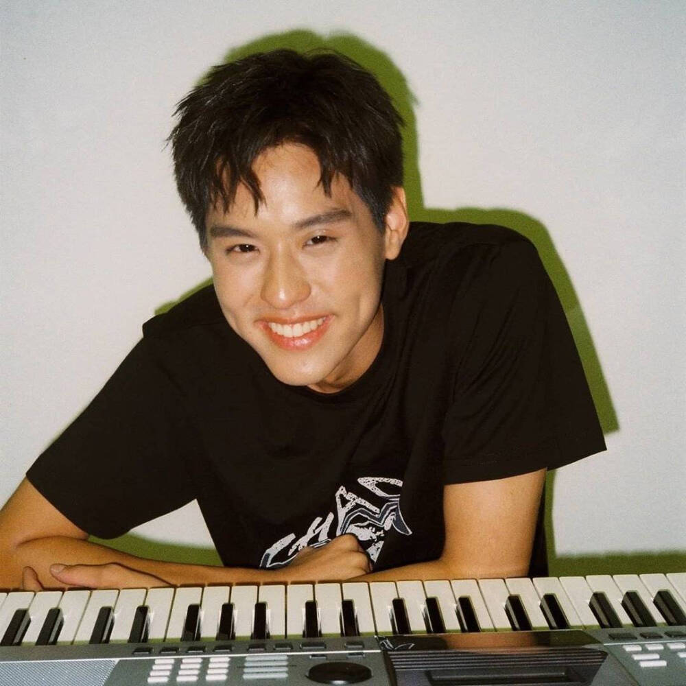 他泰让人一眼万年的外观：妞的鼻尖痣泡芙的笑眼文总的手