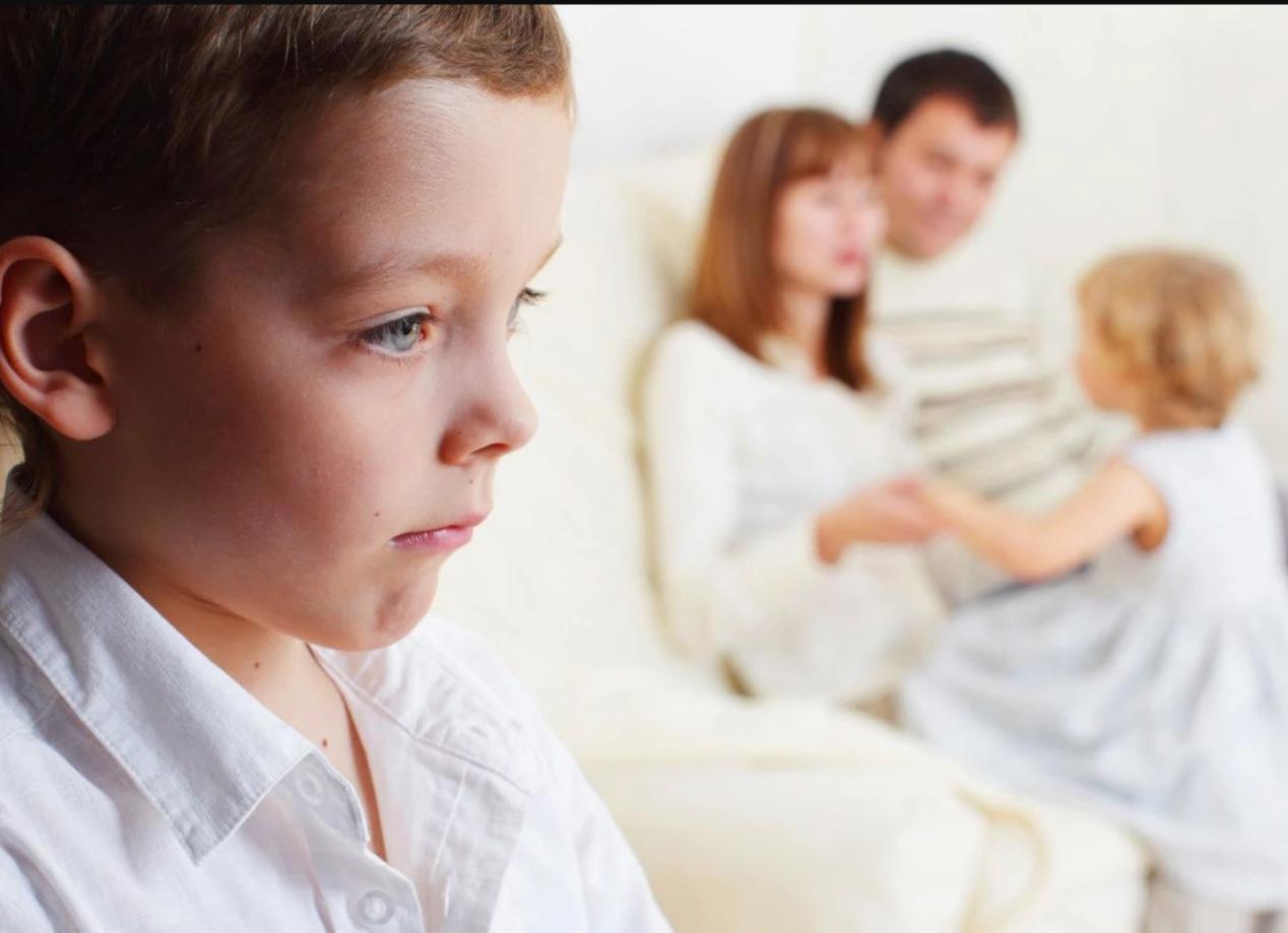 孩子总爱吃醋怎么回事,孩子脾气倔老爱吃醋怎么教育