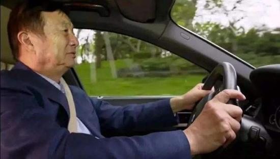 任正非谈干部的四个标准,华为任正非是如何提拔干部员工的