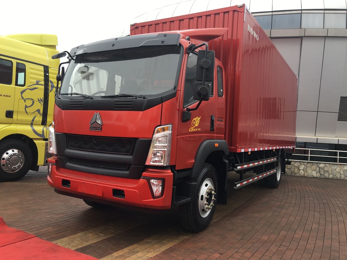 江淮福田重汽哪一个轻卡好,上汽跃进跟豪沃轻卡房车哪个好