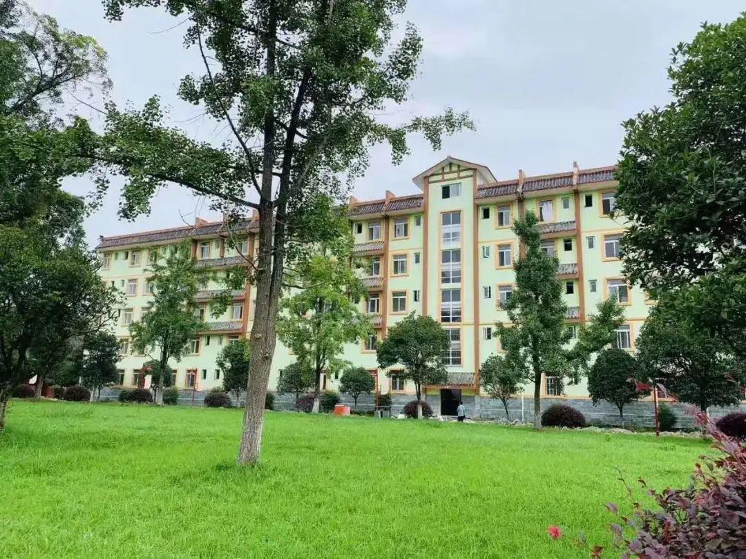 颜值冲锋，实力断后！一大批新学校曝光，太“刷脸”了