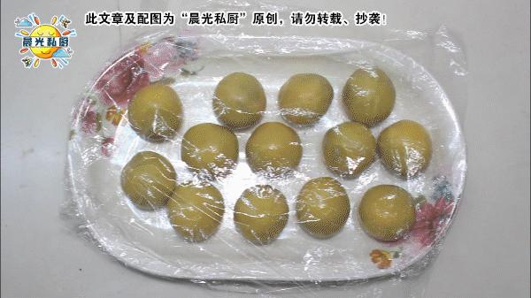 老式月饼饼皮的调配,广式五仁老月饼软糯香甜