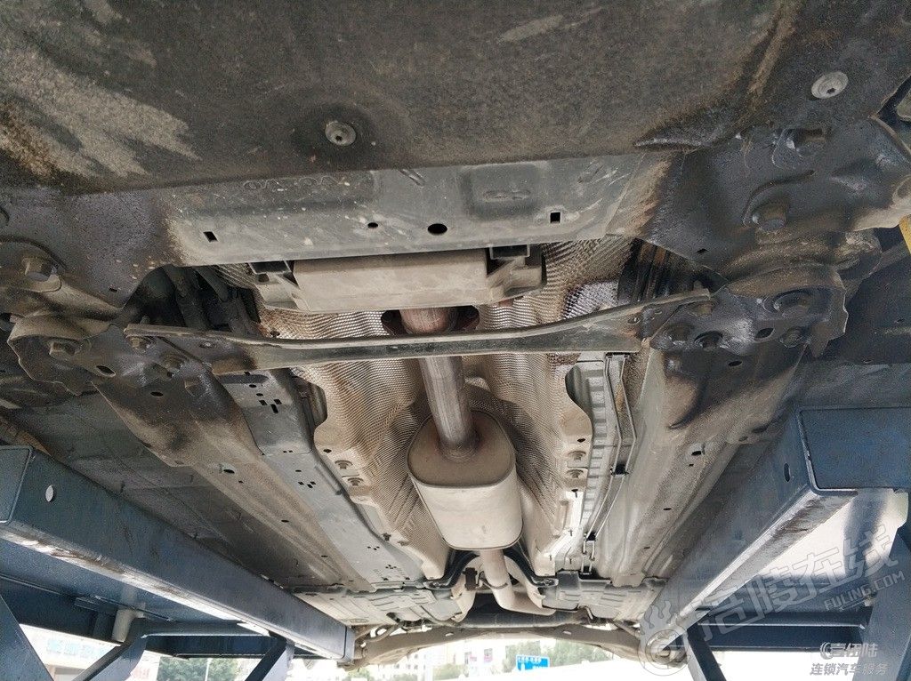 需要安装发动机护板和底盘装甲吗,新车底盘装甲和护板有必要吗