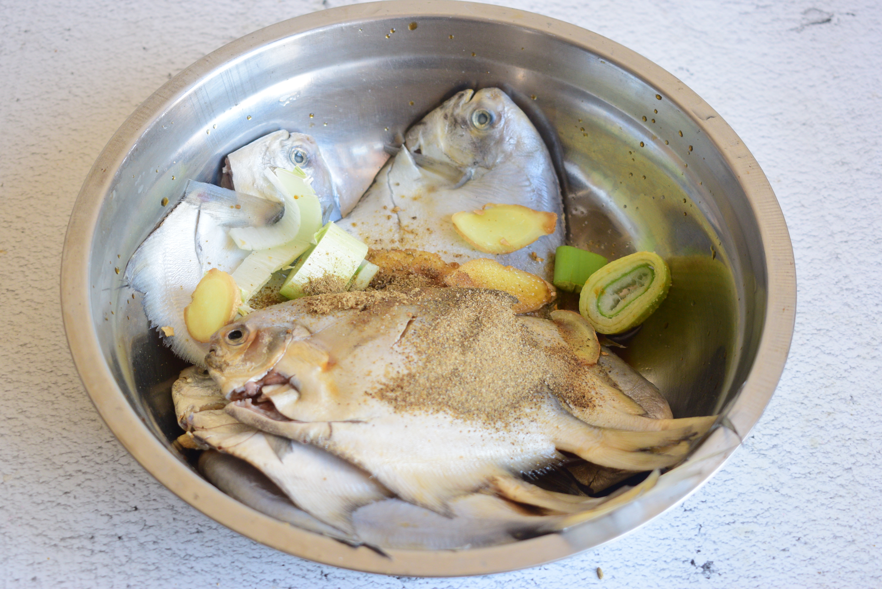 麻辣鲜香的烤鱼在家就能轻松搞定,在家做的烤鱼比外面餐馆的还好吃