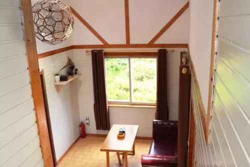 姝︽眽鑻变鸡灏忓眿,姝︽眽鏈夊効绔ヨ鏂界殑鎴胯溅钀ュ湴