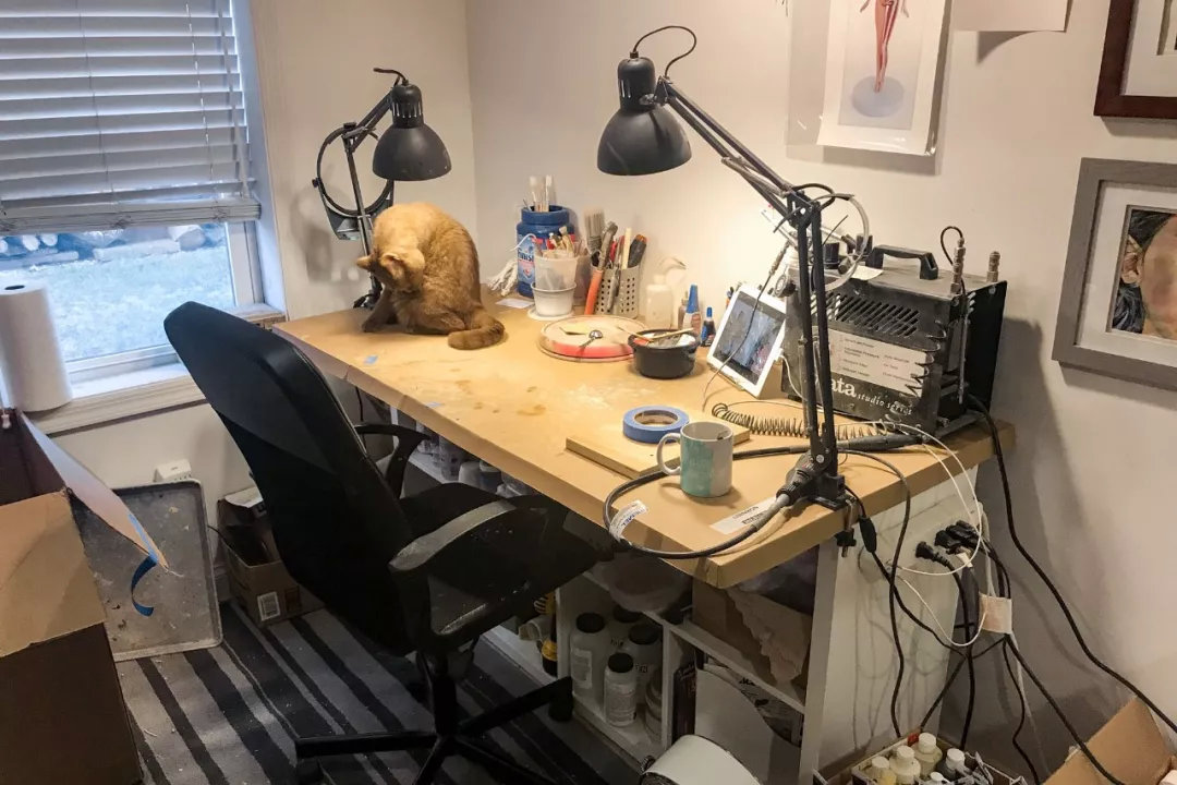 他肢解卡通人物,不但没毁童年,还倍受追捧