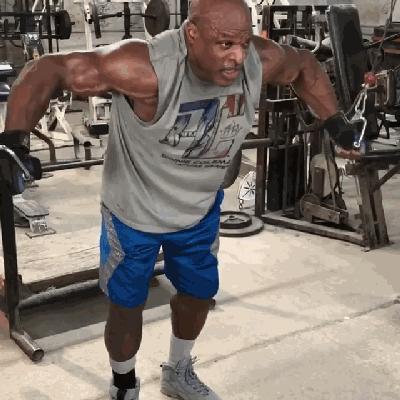 罗尼库尔曼巅峰肌肉状态,罗尼库尔曼硬核训练