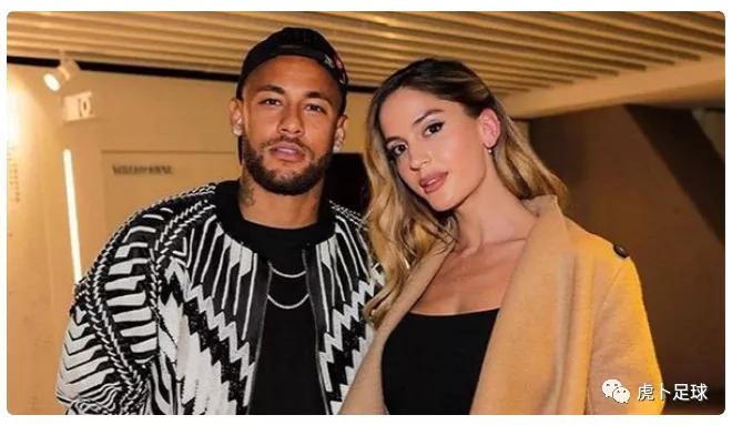 足球最深情的球员女友,足球运动员与球迷的暖心时刻