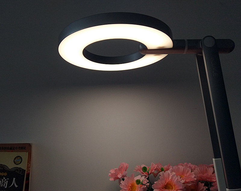 防近视的护眼灯,防蓝光护眼灯测评