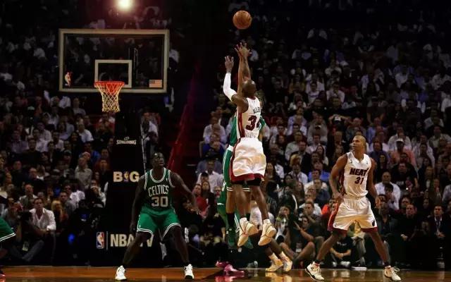 篮球跳投技巧视频,篮球拉杆上篮教学慢动作剪辑