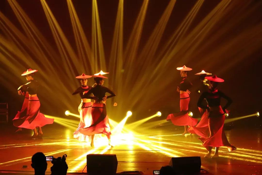 中南大学宿舍有多豪华,拥有十几个食堂的大学