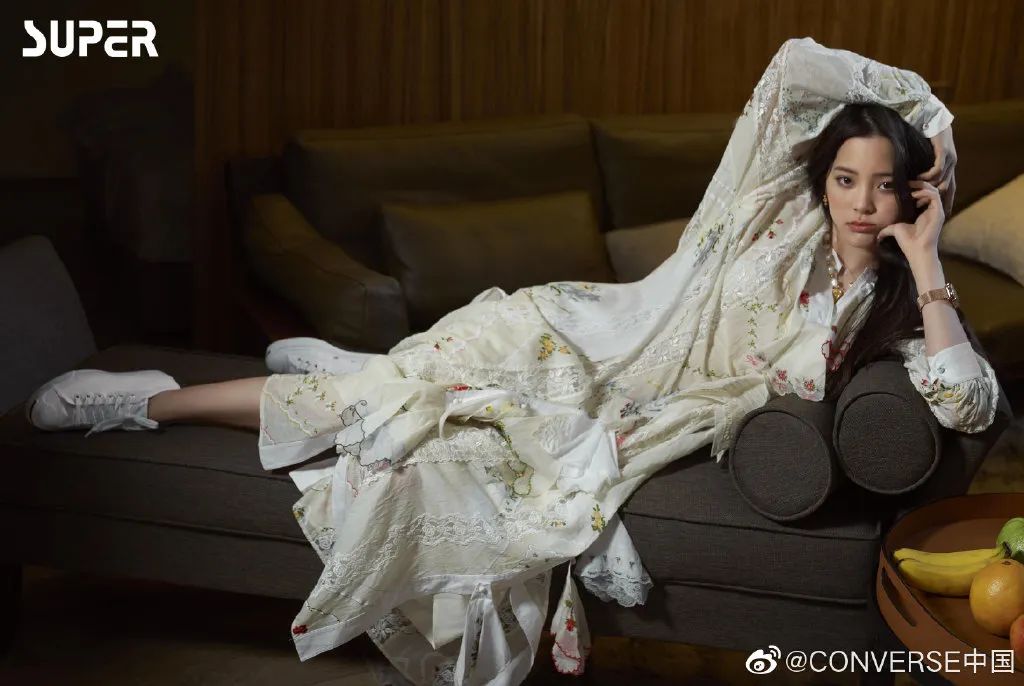 鞋柜怎么放春夏秋冬的鞋 (鞋柜必备的小白鞋)