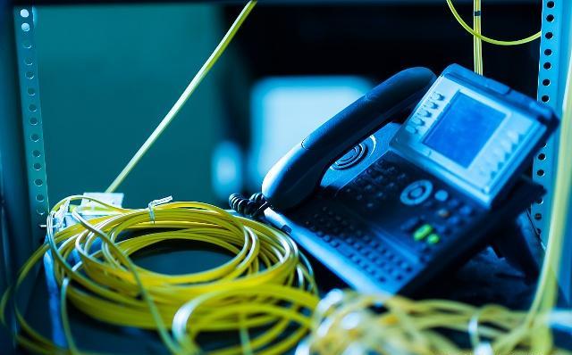 家里路由器网络老是断断续续的掉,家里的网络老是断网怎么回事