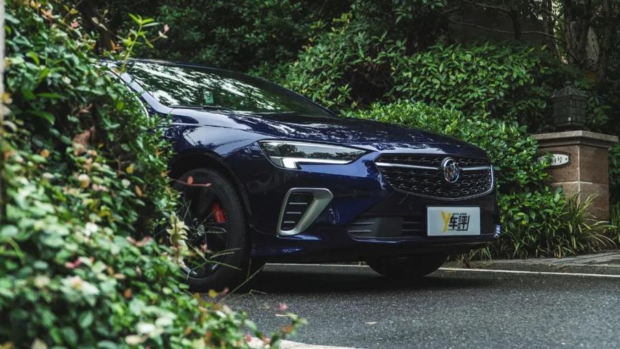 2021款别克君威gs试驾,2017款别克君威gs尊贵皇室蓝试驾