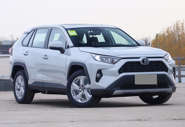 买不起霸道的丰田车主,开了的12年丰田rav4还值得入手吗