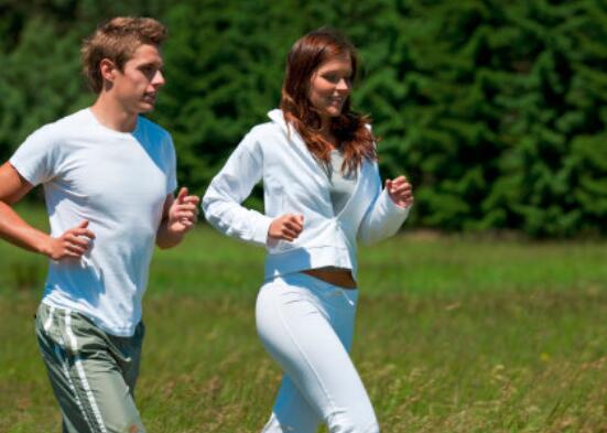 原地跑步的好处的视频,室内原地跑步的好处