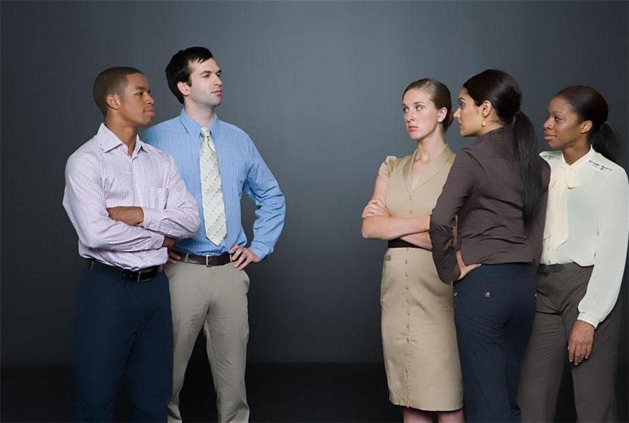 职场有人背后给领导说坏话怎么办,职场被人背后议论