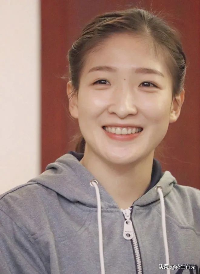 刘诗雯惨败日本无缘8强,17年刘诗雯朱雨玲争议球