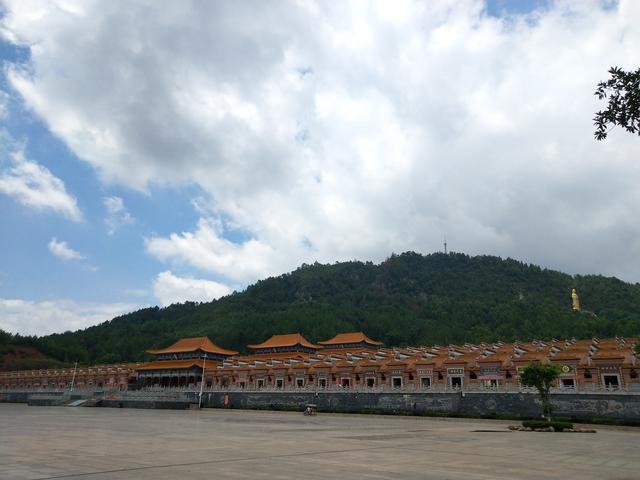 堂哥的“香火情结”，这种情结，真的无关学历、智商吗？