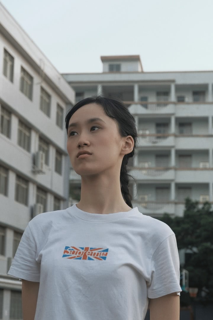 一群体育生帅气视频,高中体育生肌肉写真