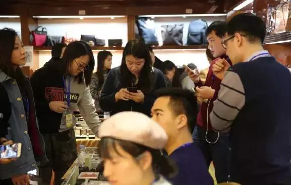 lv路易威登贵和购物中心店,lv路易威登在国内哪个地方最多