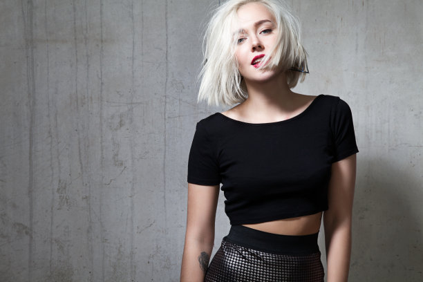 化妆脱妆浮粉怎么使用气垫,化妆气垫霜的正确步骤