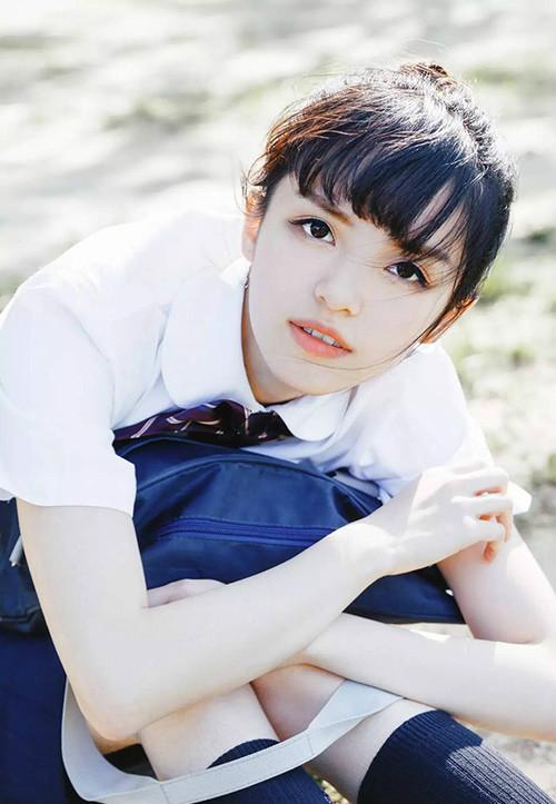 拍照不自然表情僵硬,拍照表情僵硬死板怎么解决