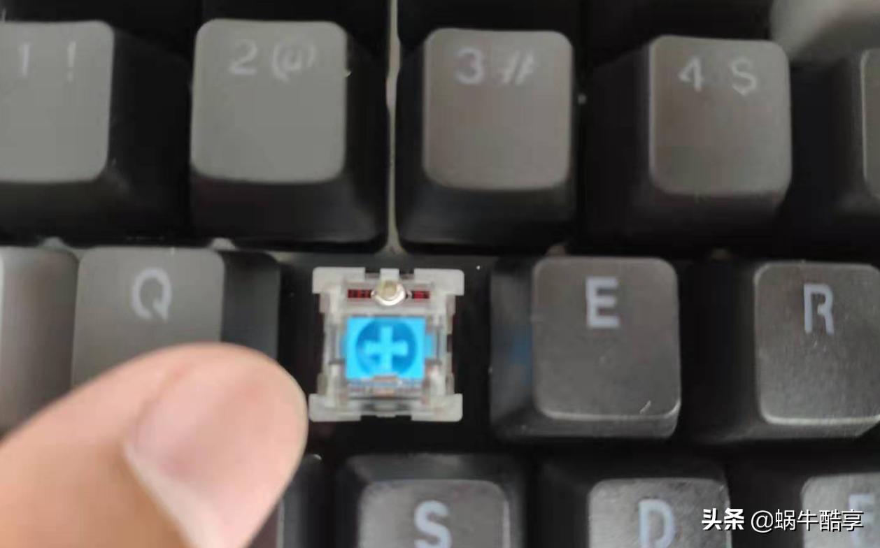 键盘按键不灵敏怎么换轴体,键盘换轴按键不灵了