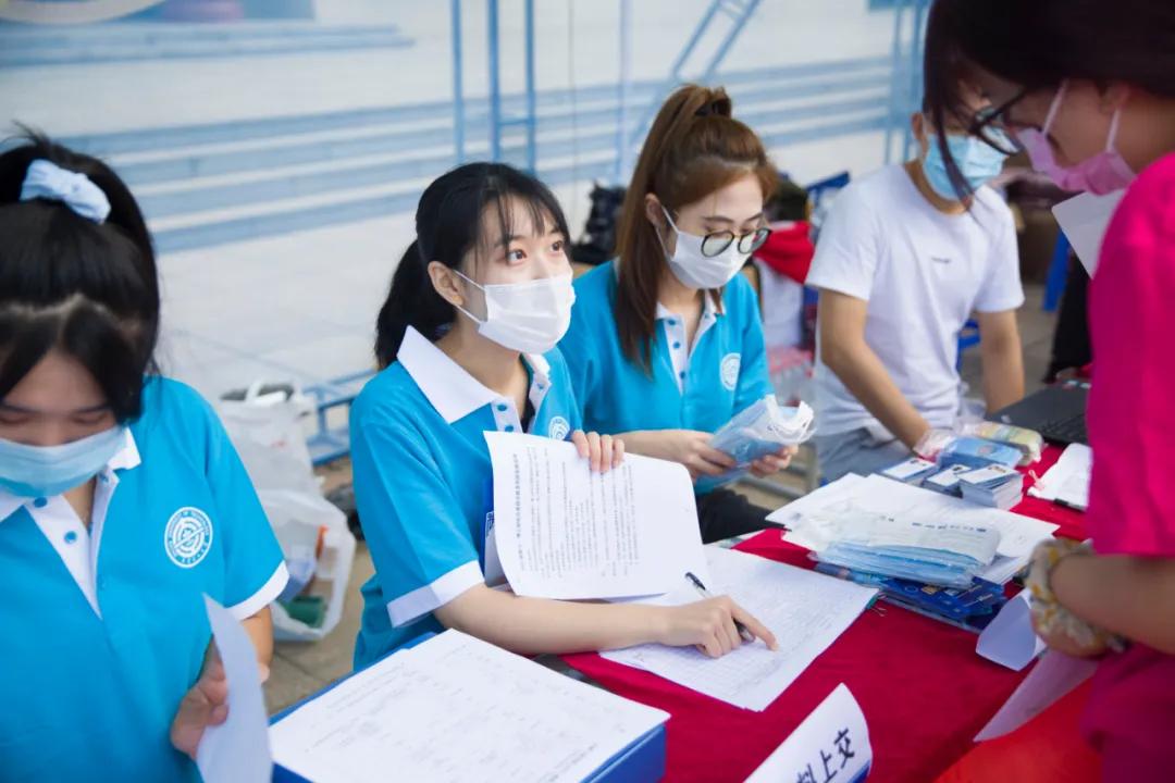 迎接新工人,欢迎新老工人