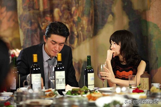 奇葩评《同桌的你》中：爱情在现实的脚下唱征服-纯情勿入